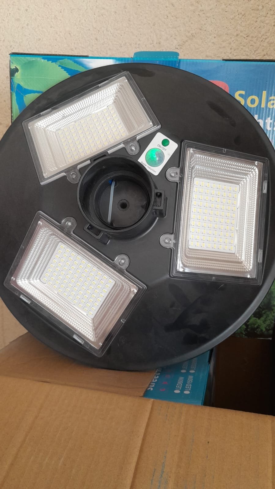 WELION 150W SOLAR GARDEN LIGHT